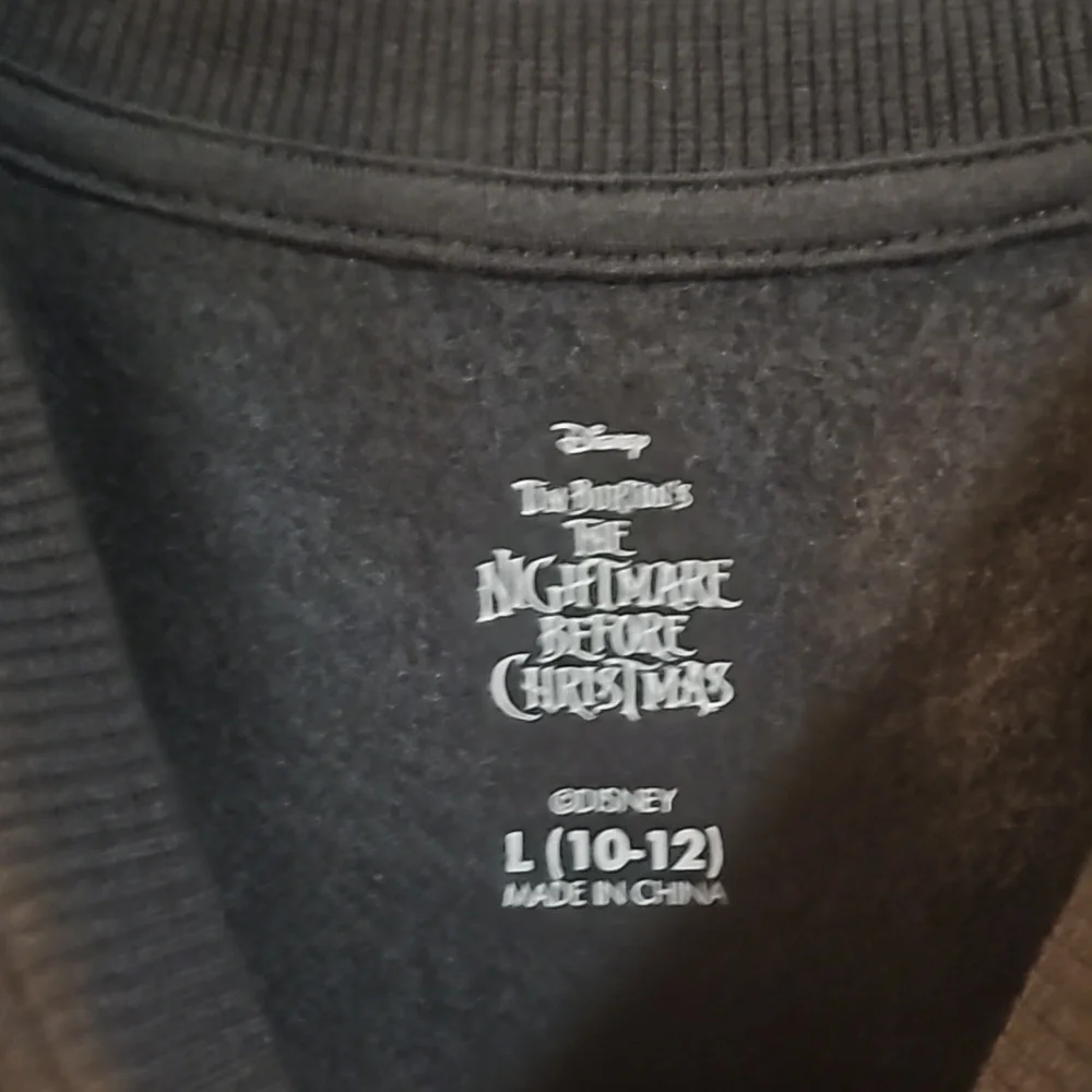 DISNEY Nightmare Before Christmas SWEATSHIRT: BLACK: NEW WITH TAGS: L (10/12)